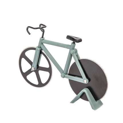 Altom Design Pizzasnijder Met Antiaanbaklaag - Uniek Design Met 2 Messen - Racefiets Met Standaard - Groen - Pizza Mes