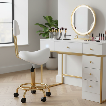 Ergonomische Cosmetische Zadelkruk – Met Rugleuning – Verstelbaar 49–62 cm – Wit Ecoleer – Gouden Onderstel – Kapperskruk / Werkstoel