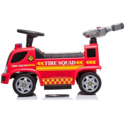 Elektrische kinderauto - brandweerauto - brandweer spuitwagen - tot 20kg max 1-3 km/h met geluid en licht en bellenblaas rood