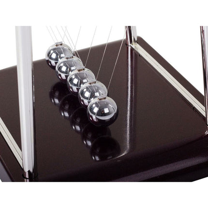 Newton pendel balance ballen bordeaux voet