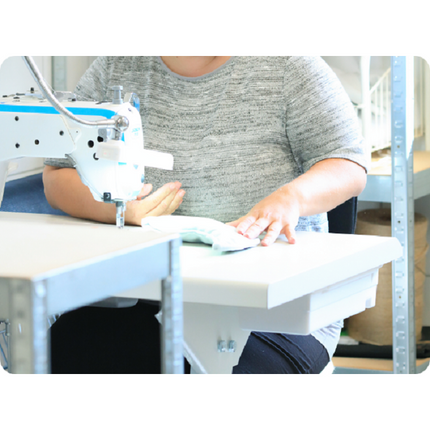 Handgemaakte hangstoelkussen schelp / shell vorm van CLEANABOO® materiaal